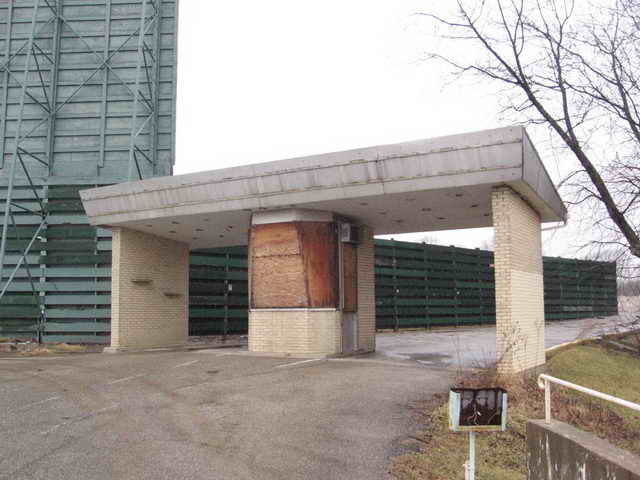 Park Layne 69 Drive-In - 2006 Photo (newer photo)